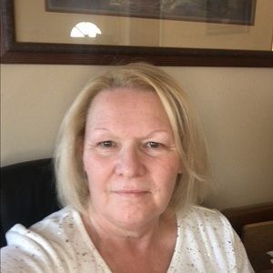 Meet your Posher, Dee